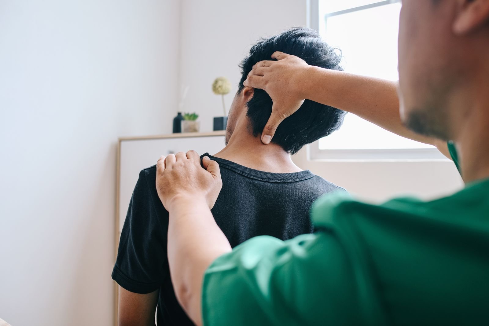 Chiropractic Care treatment at New Ray Physiotherapy and Health Clinic in Abbotsford