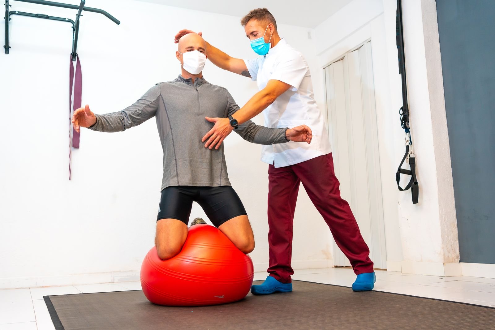 Therapist and patient during a vestibular rehabilitation (vertigo) appointment in Abbotsford